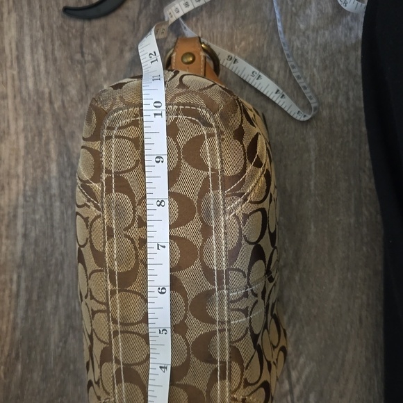 COACH near-vintage convertible east/west duffle made from khaki signature canvas - Picture 11 of 17